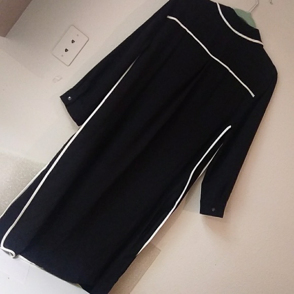 Totally businezz Taylor - Picture 2 of 8